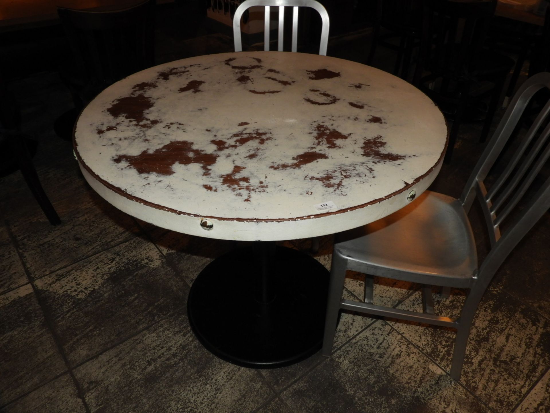 *Circular Dining Table on Pedestal Base 90cm Diame