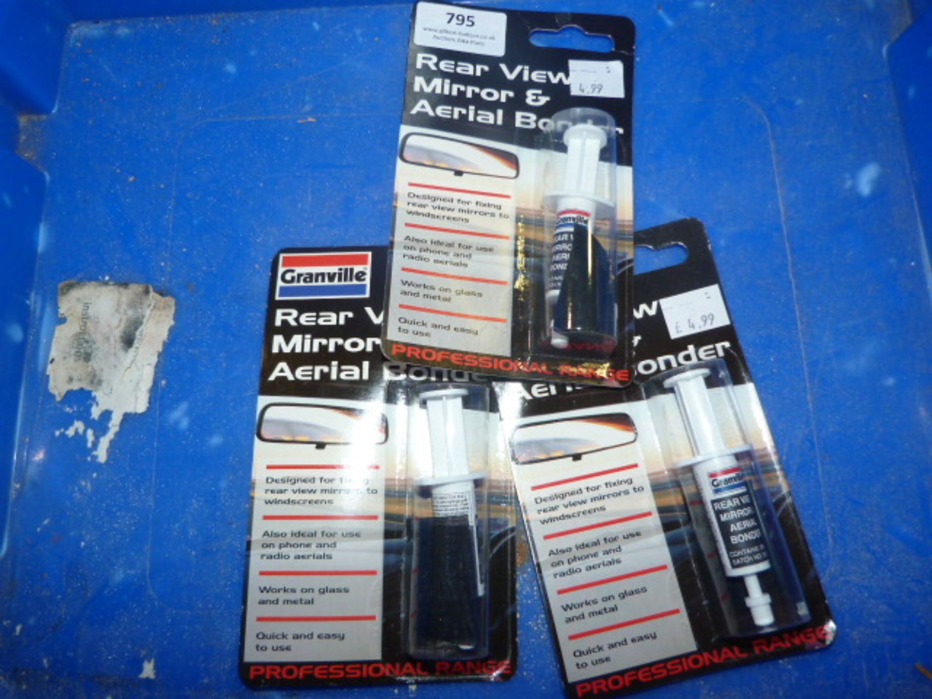 *Three Rear View Mirror and Aerial Bonder Kits