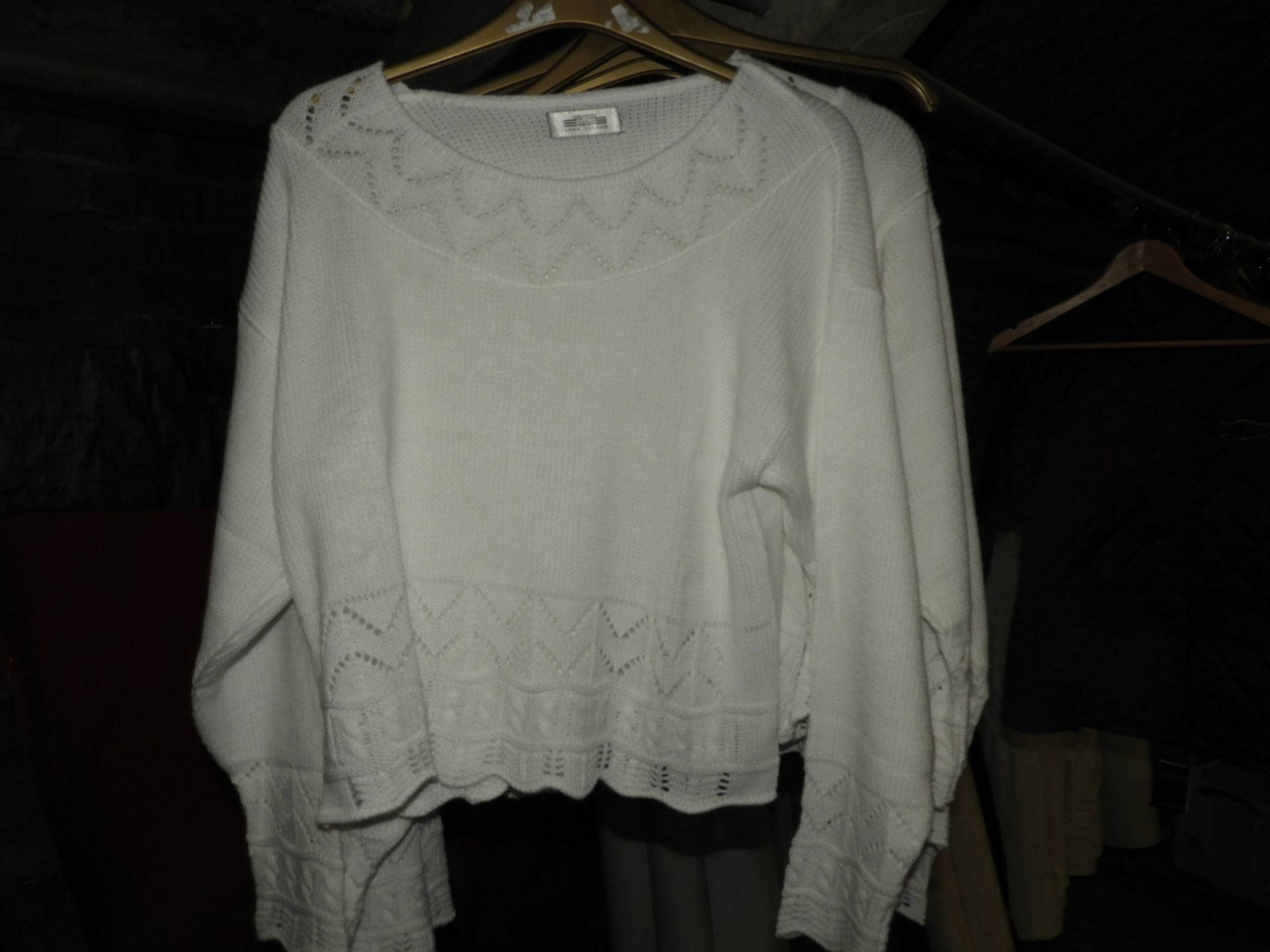 *Ten Long Island Ladies White Knitted Tops