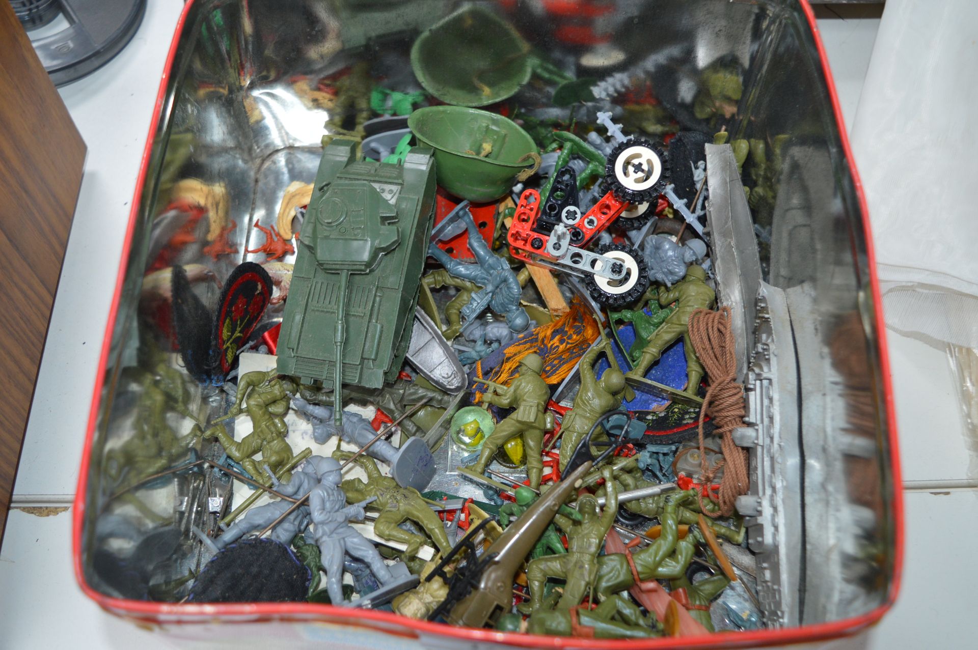 Tin of Toy Soldiers etc.