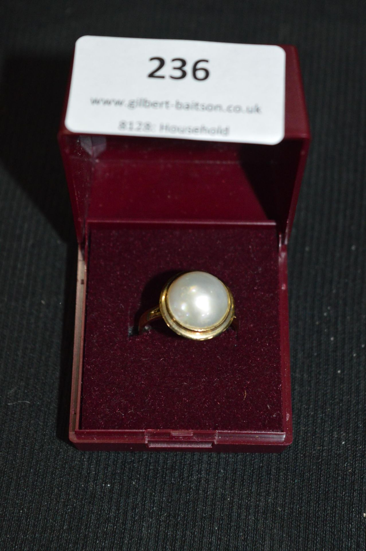 9ct Gold Ring with Cultured Pearl