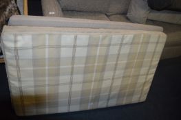 *Silentnight Large Dog Bed (Plaid)