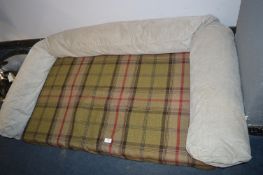 *Silentnight Large Dog Bed with Bolster (Tartan)