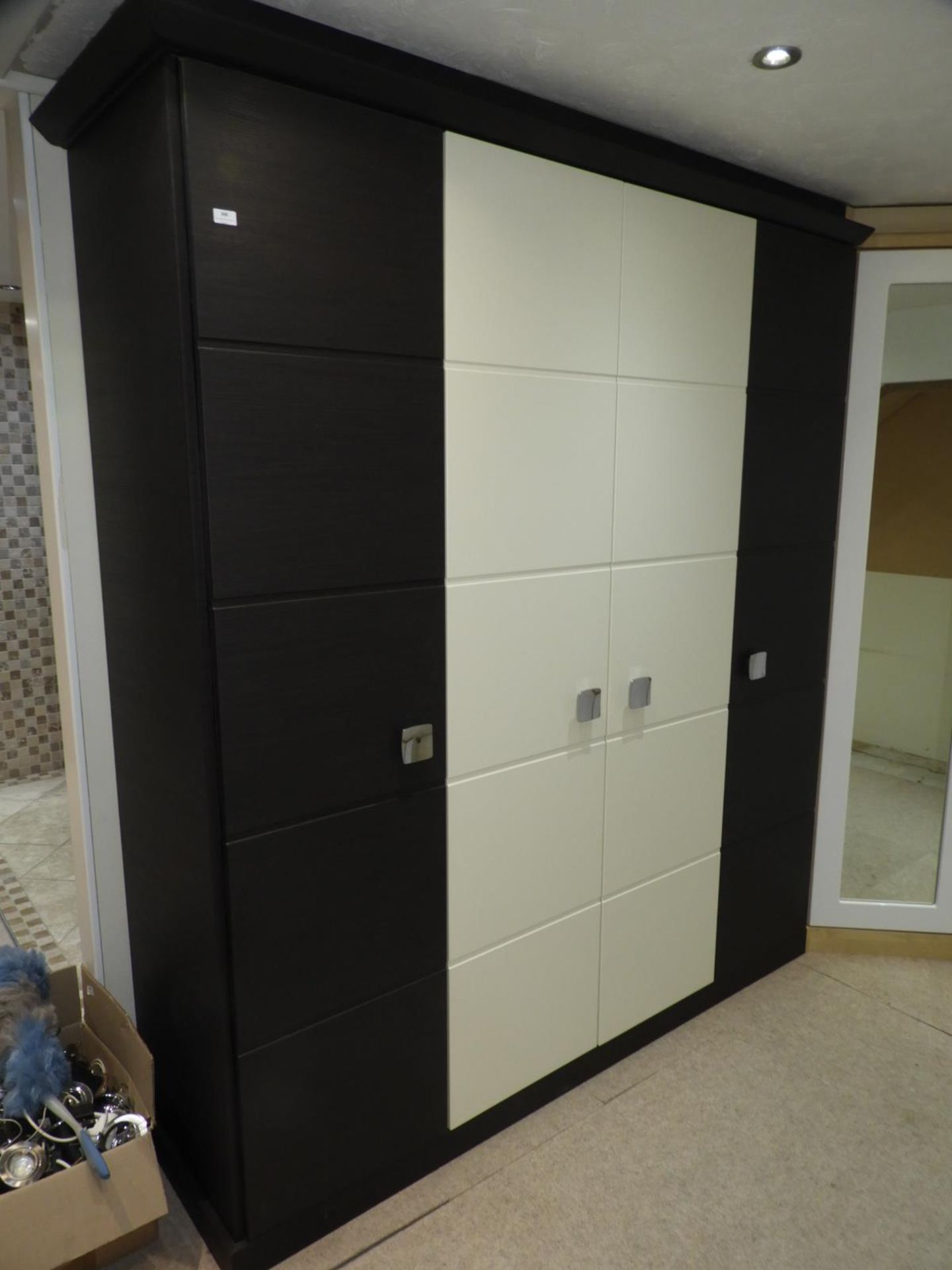 *Rialto Range of Wardrobes with Two Riffed Oak and Two Ivory Doors, Pulldown & Fixed Hanging Rails