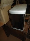 *Kitchen Cabinet Integral Waste Bin