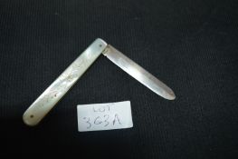 Hallmarked Silver & Mother of Pearl Pocket Knife