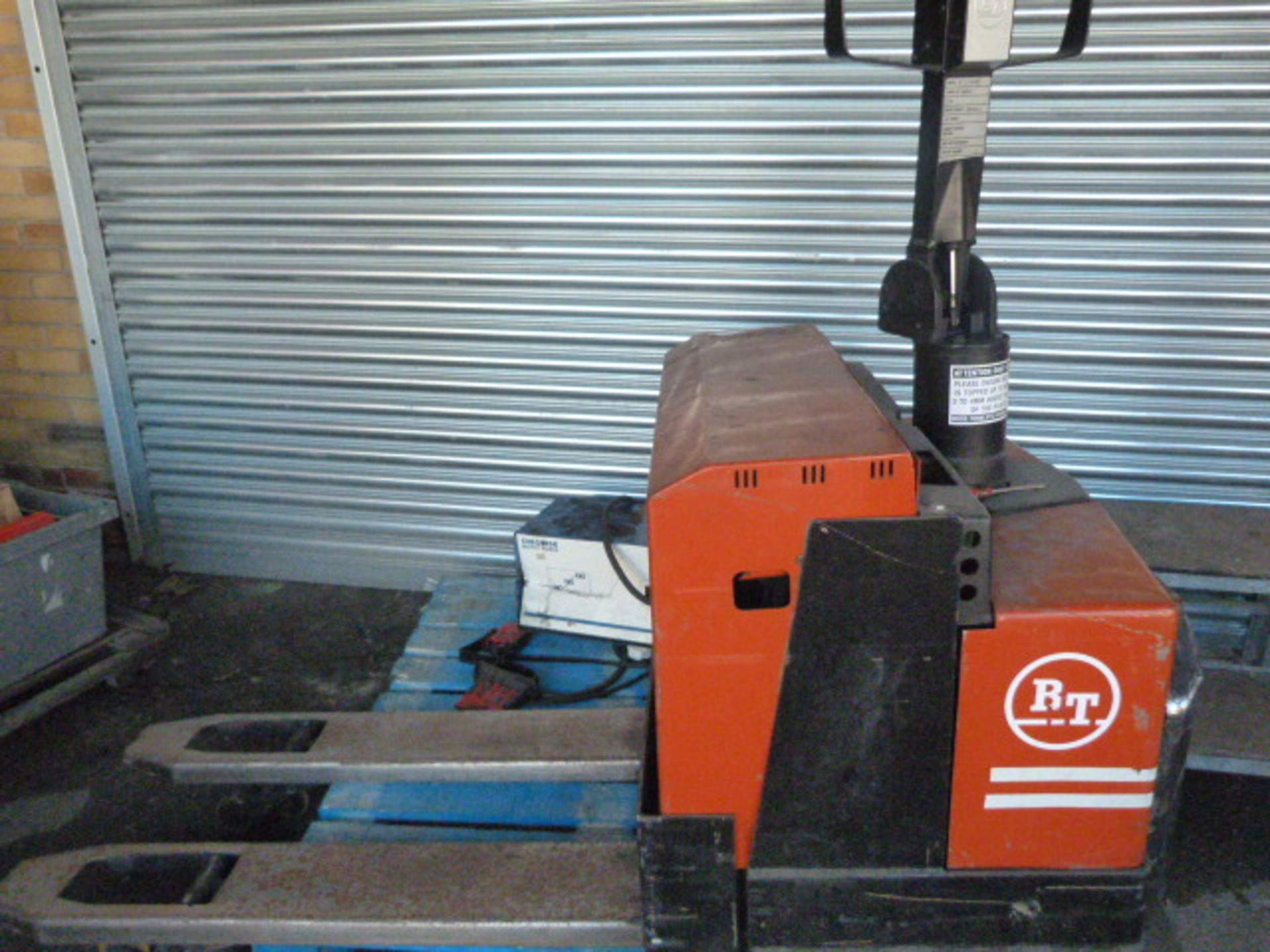 *BTL TR2000e Electric Pallet Truck with Charger