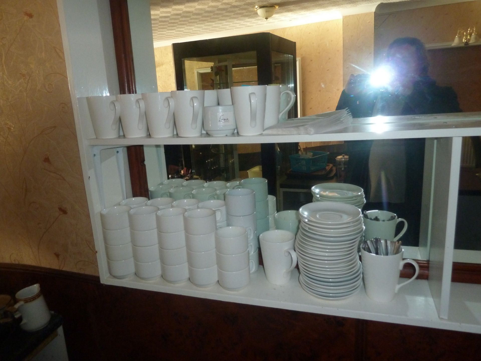 * Mixture of quality cups, saucers and mugs
