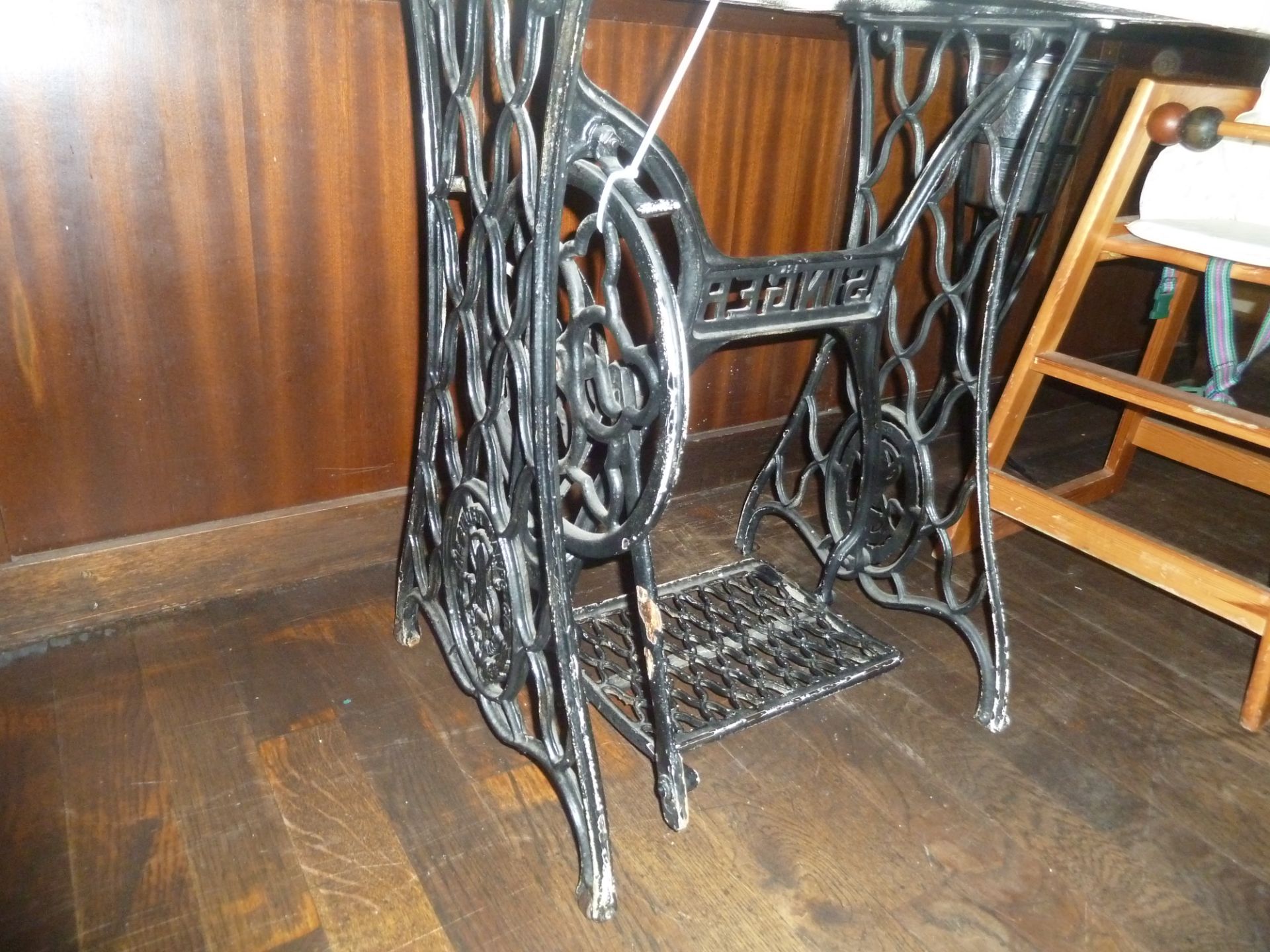* Set of 8 high quality cast iron table bases (Black) - Bild 3 aus 5