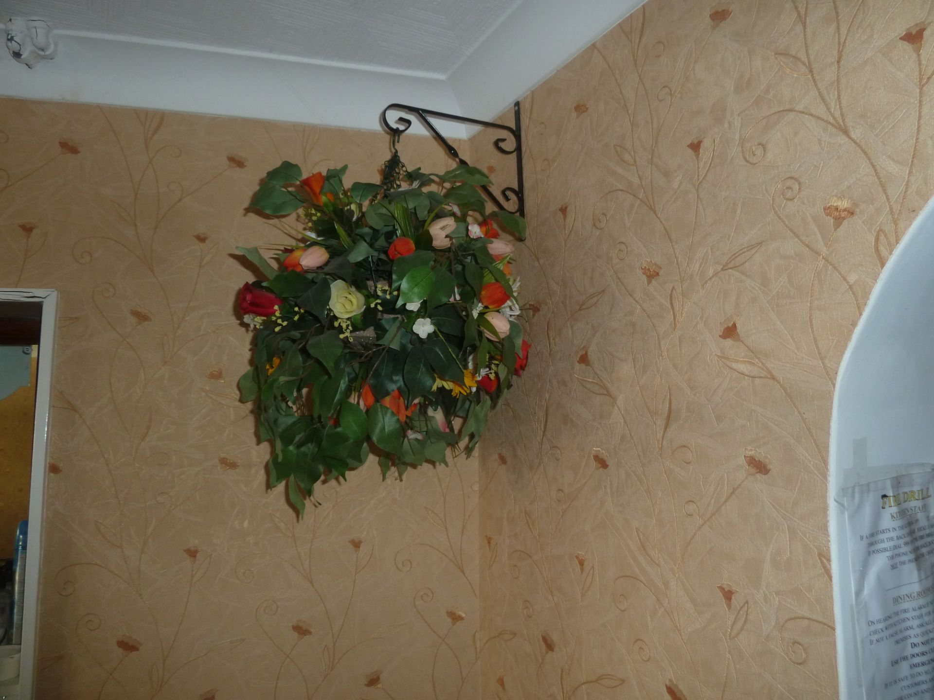 * Artificial hanging baskets - Image 3 of 4