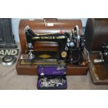 Singer Manual Sewing Machine with Wooden Case
