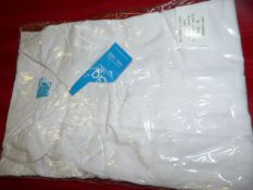 *16 Grahame Gardner Maternity Tunics (White/White)