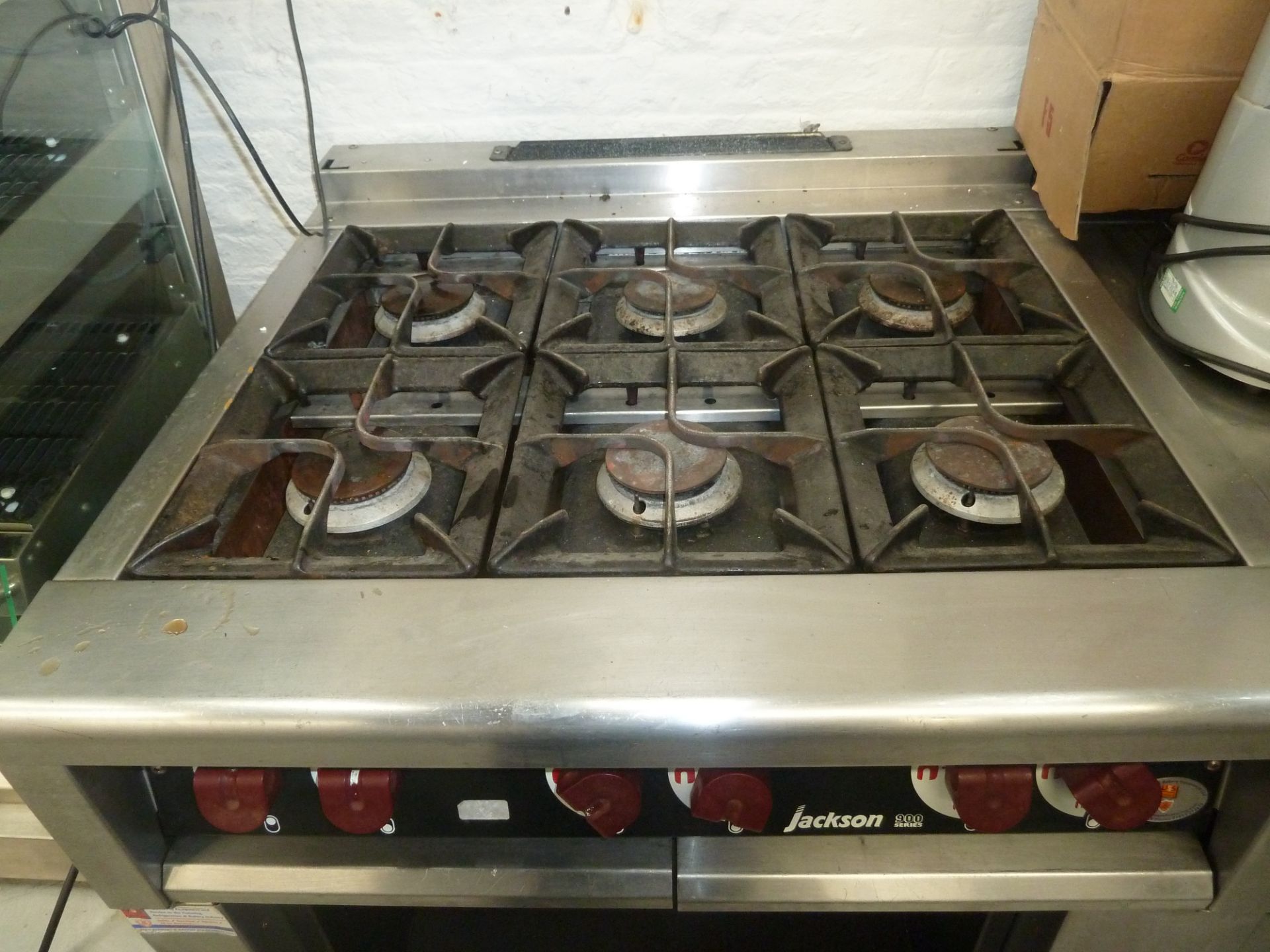 * jackson 900 series gas 6 burner on wheels in good condition 900x900x 900