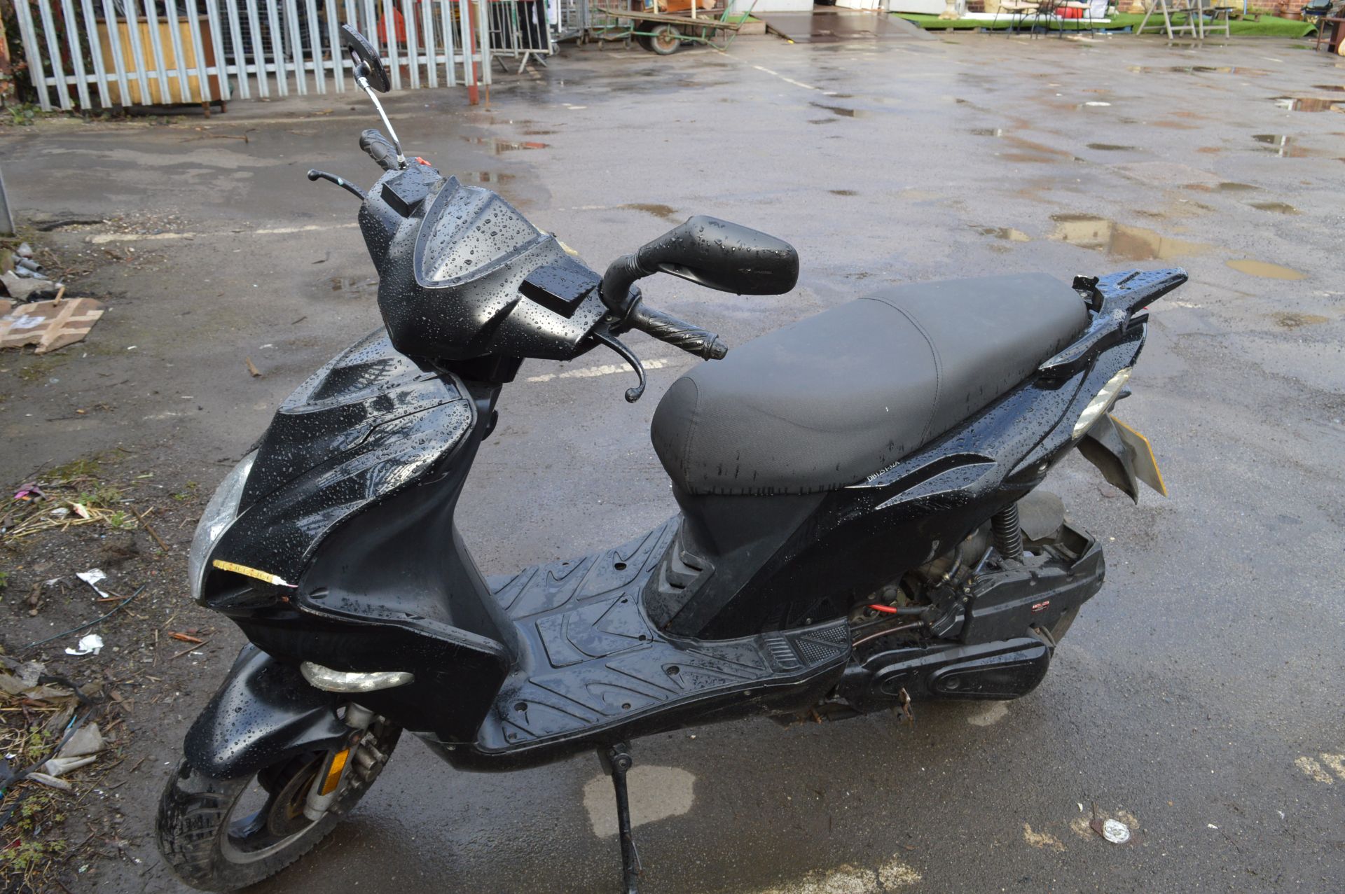 125cc Scooter Reg: YN14 JMX (requires new battery)