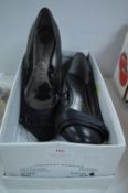 Pair of Ladies Leather Shoes Size: 6