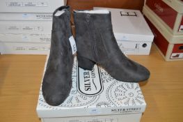 Silverstreet Ladies Ankle Boots (Grey) Size: 4