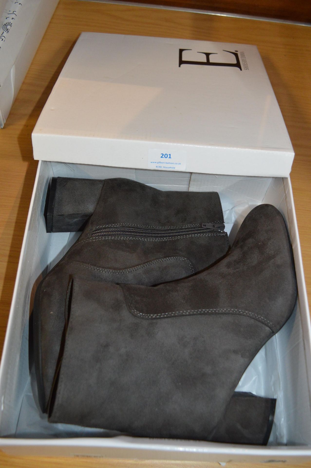 Silverstreet Ladies Suede Ankle Boots (Grey) Size: