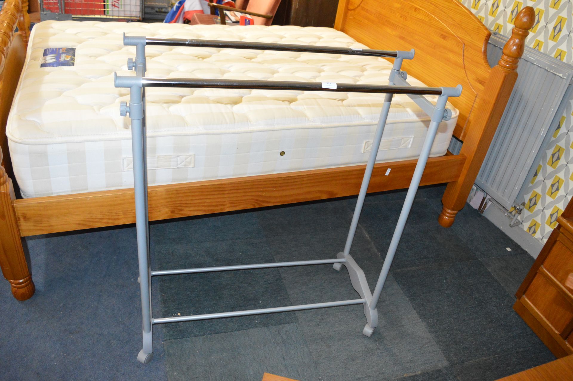 Adjustable Double Clothes Rail