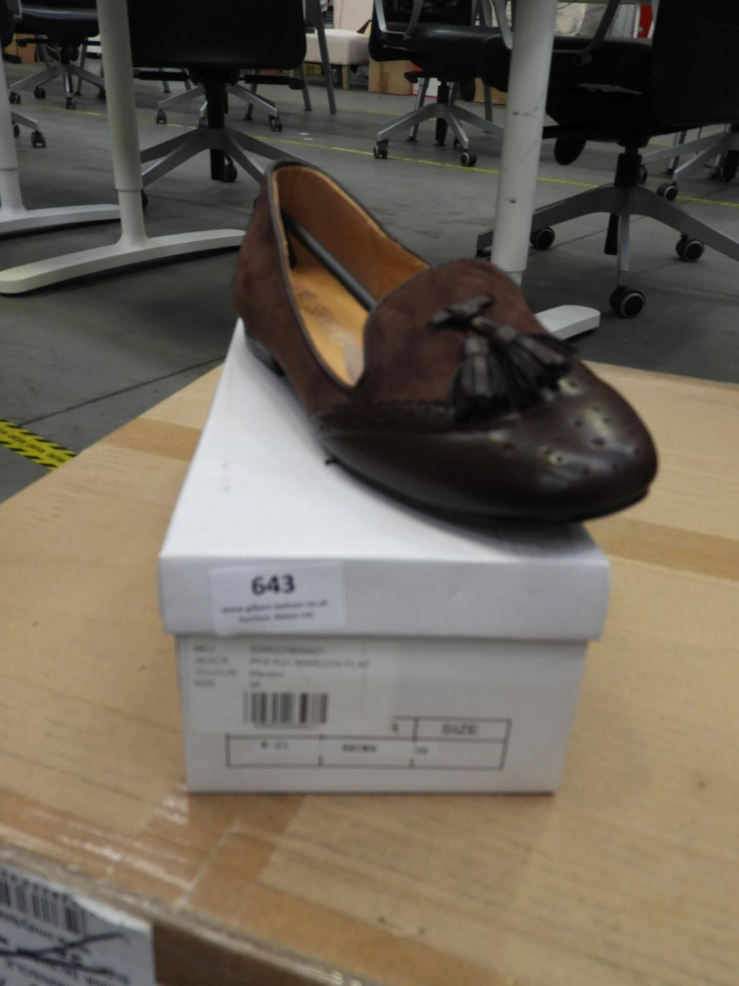 *Ladies Maroon Flat Shoes Size: 36