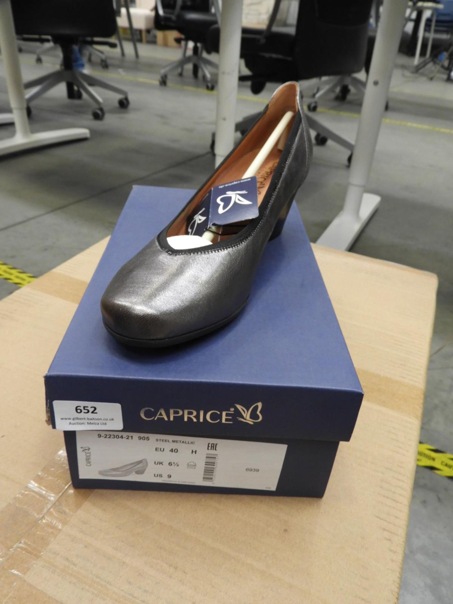 *Caprice Ladies Shoes (Metallic) Size: 6.5