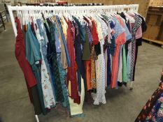 *5ft Sectional Garment Rail Containing Approx 150 Size 10 & 20 Sample Garments