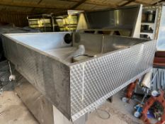 *Central extraction hood stainless 2.5m x2m x 560mm
