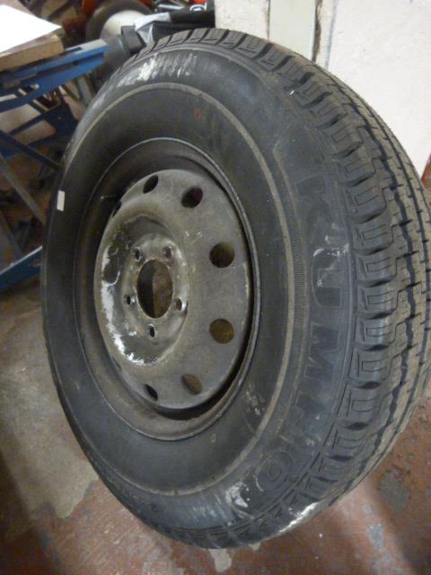 *Radial 8572 255/75R 16c Wheel