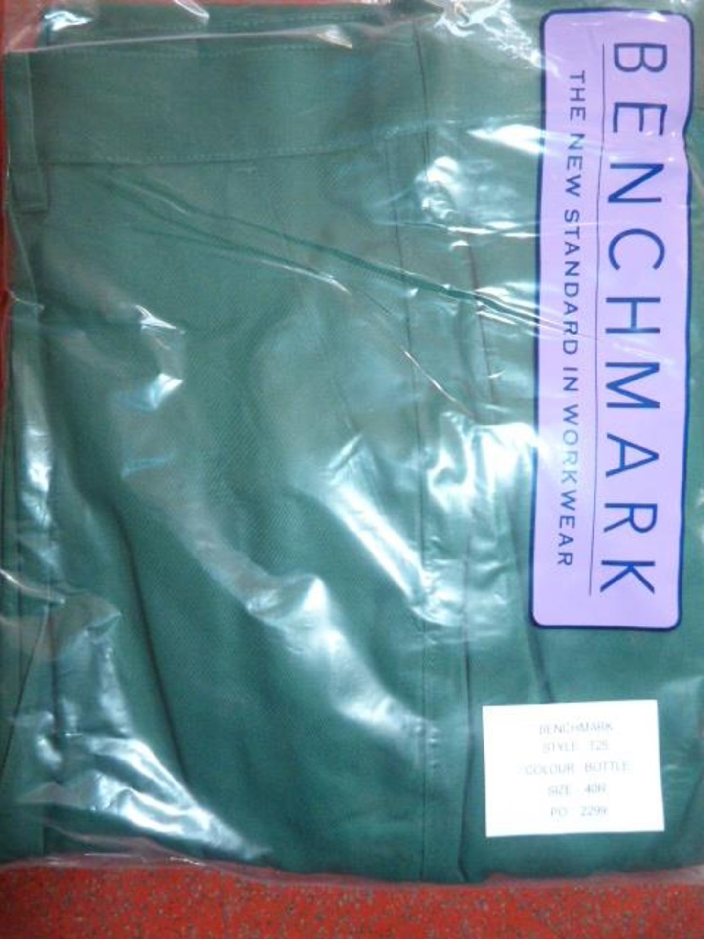 *14 Size: 40R Benchmark Bottle Green Trousers