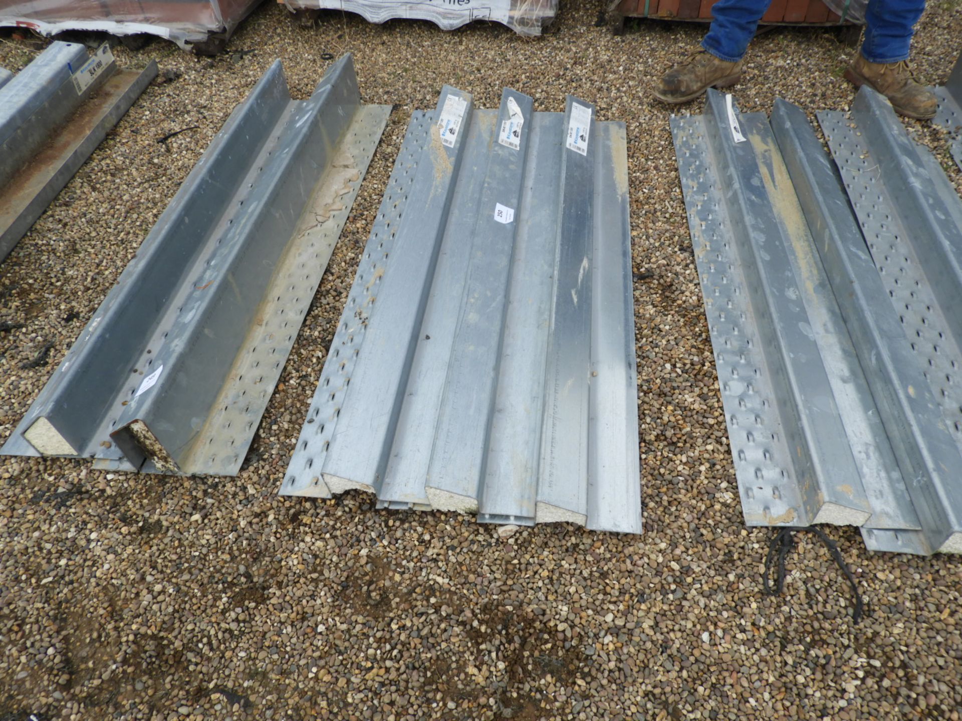 *Three Galvanised Keystone Lintels SK90150