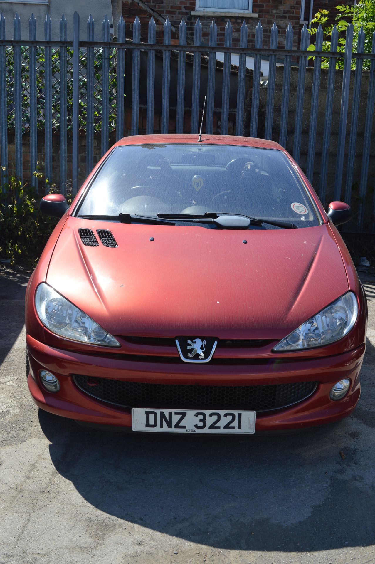 Peugeot 206 Coupe Reg: DNZ 3221 MOT: 03/10/2020 - Image 2 of 3