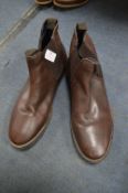 Pair of Gents Size: 9 Brown Leather Ankle Boots