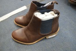 Pair of Ladies Size: 5 Brown Leather Ankle Boots