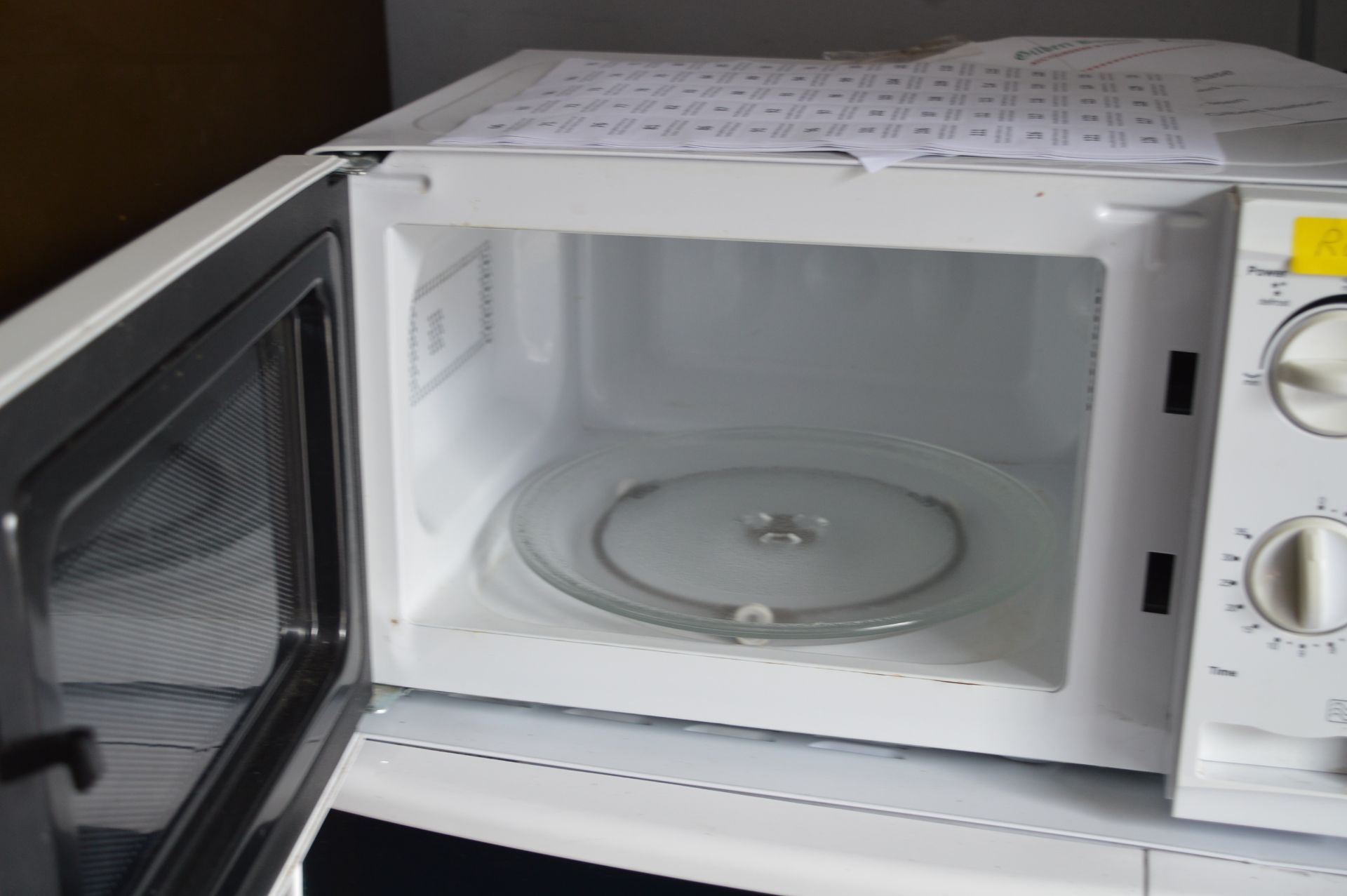 Microwave Oven - Image 2 of 2