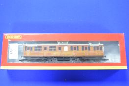 Hornby 00 LNER Gresley Suburban Lavatory Composite Coach 32456