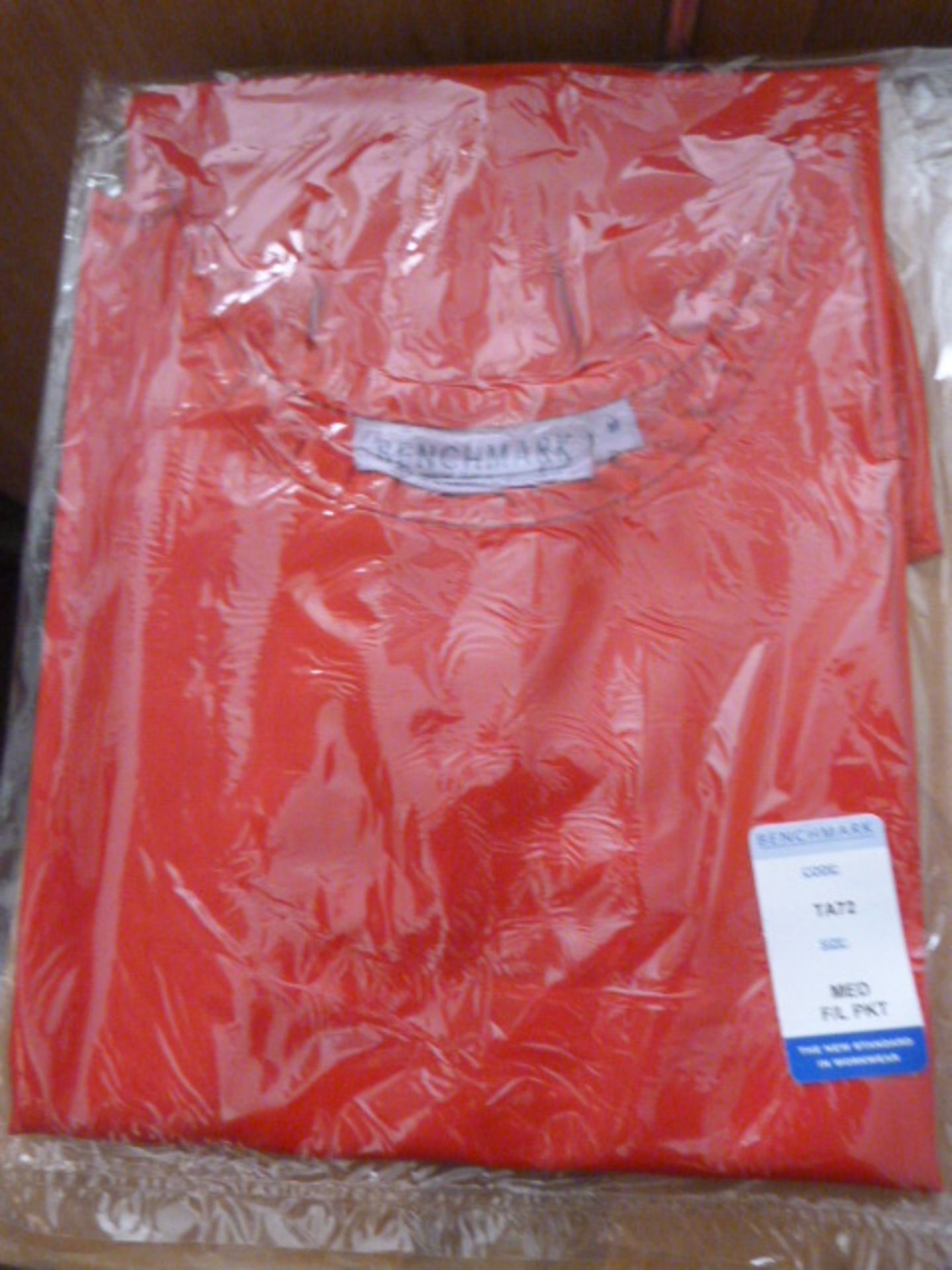 *40 Size: M Red Aprons