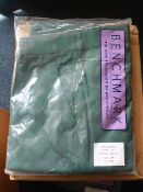 *19 Size: 34R Bottle Green Trousers