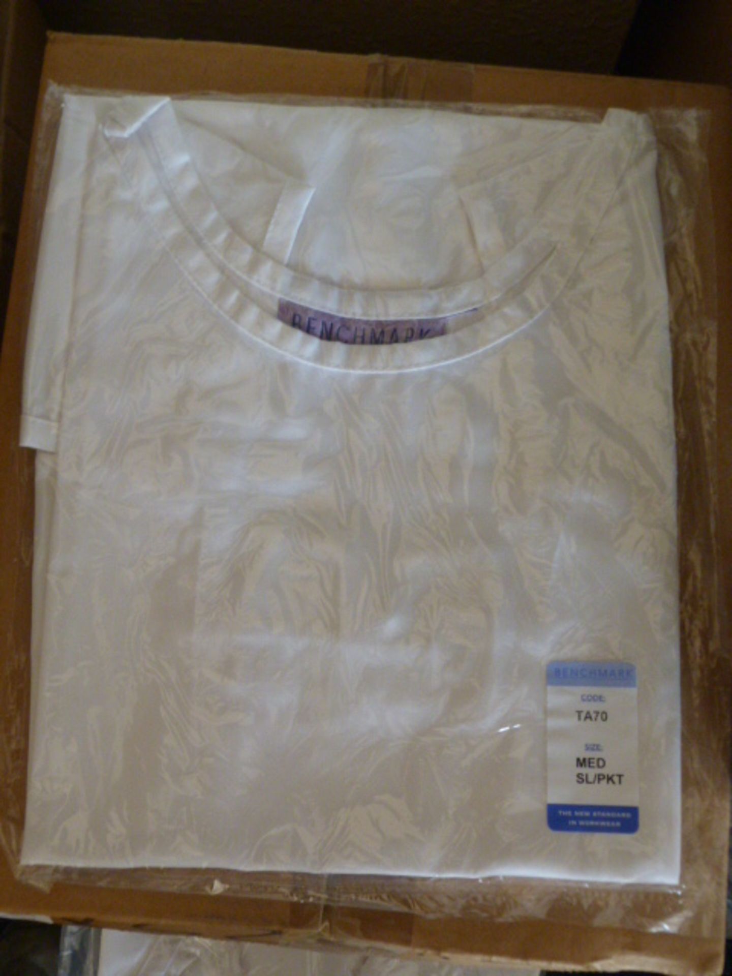 *35 Size: M White Aprons