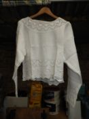 *10 Ladies White Pullovers