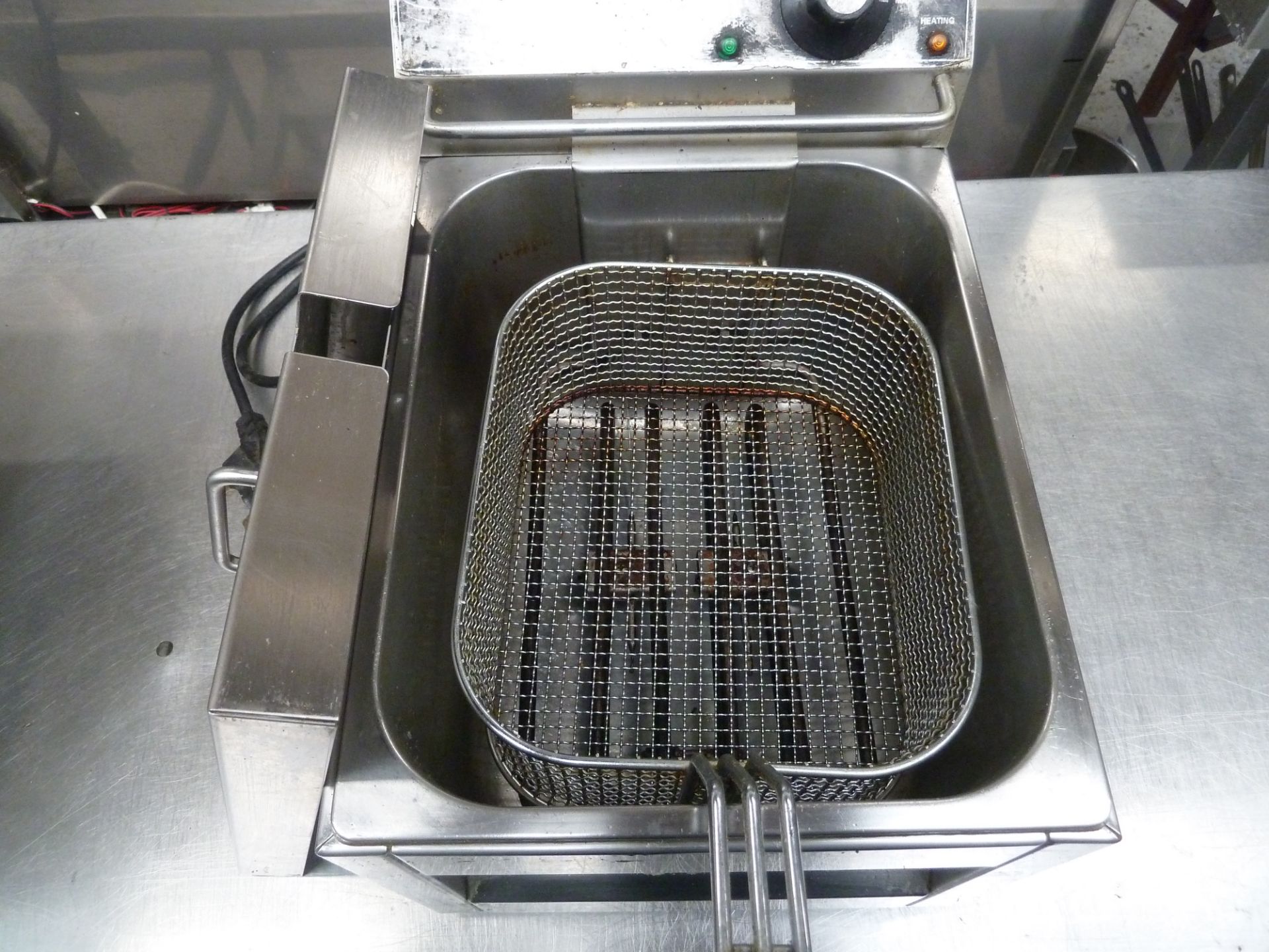 * Lockhart hendi single fryer, good condition. (270Wx320Hx620D) - Image 3 of 4