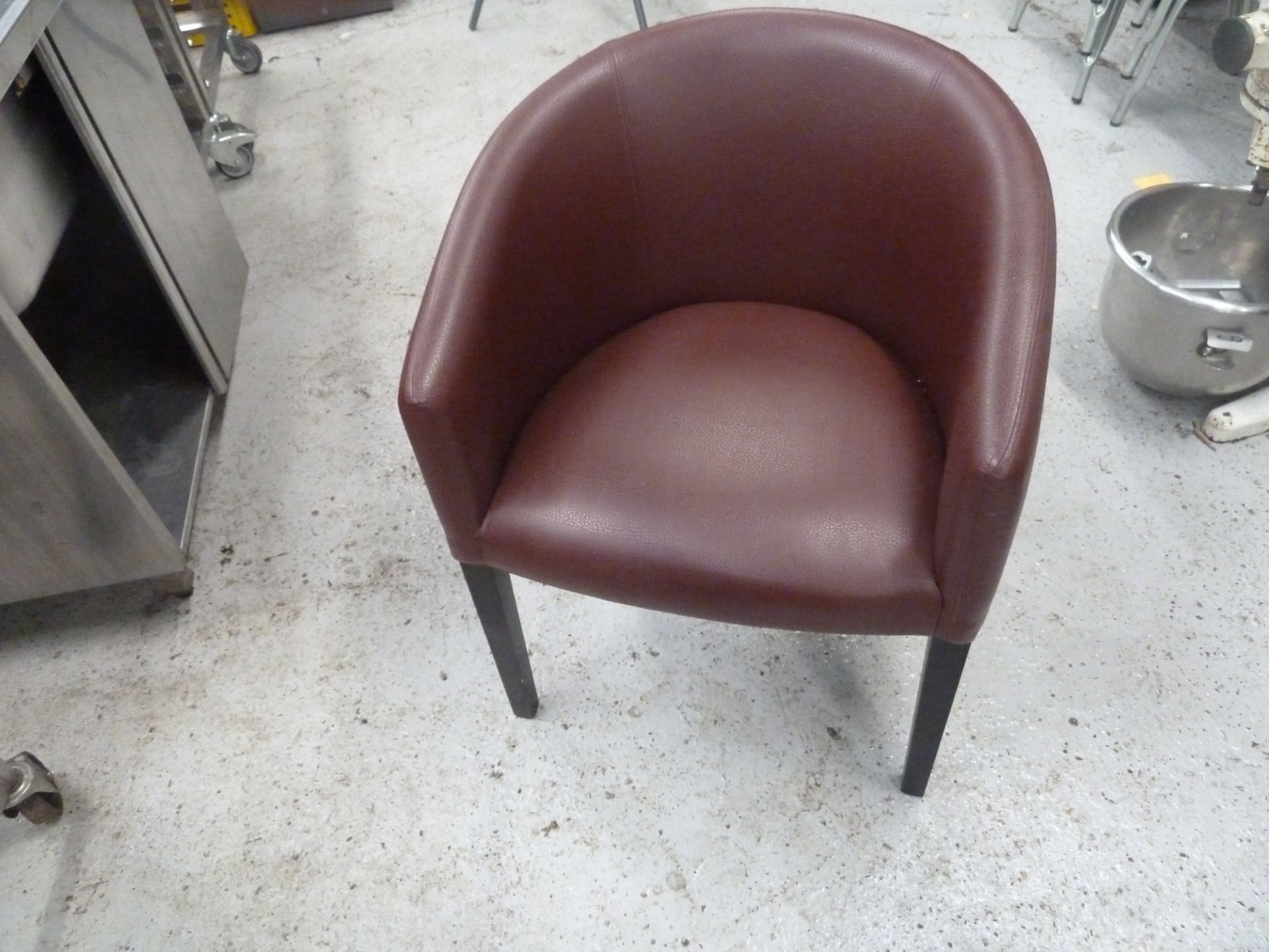 * x2 red leather tub chairs, really clean ideal for indoor sitting. - Image 2 of 2