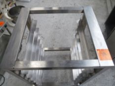 * SS oven stand and rack, brand new condition.(610Wx880Hx535D)