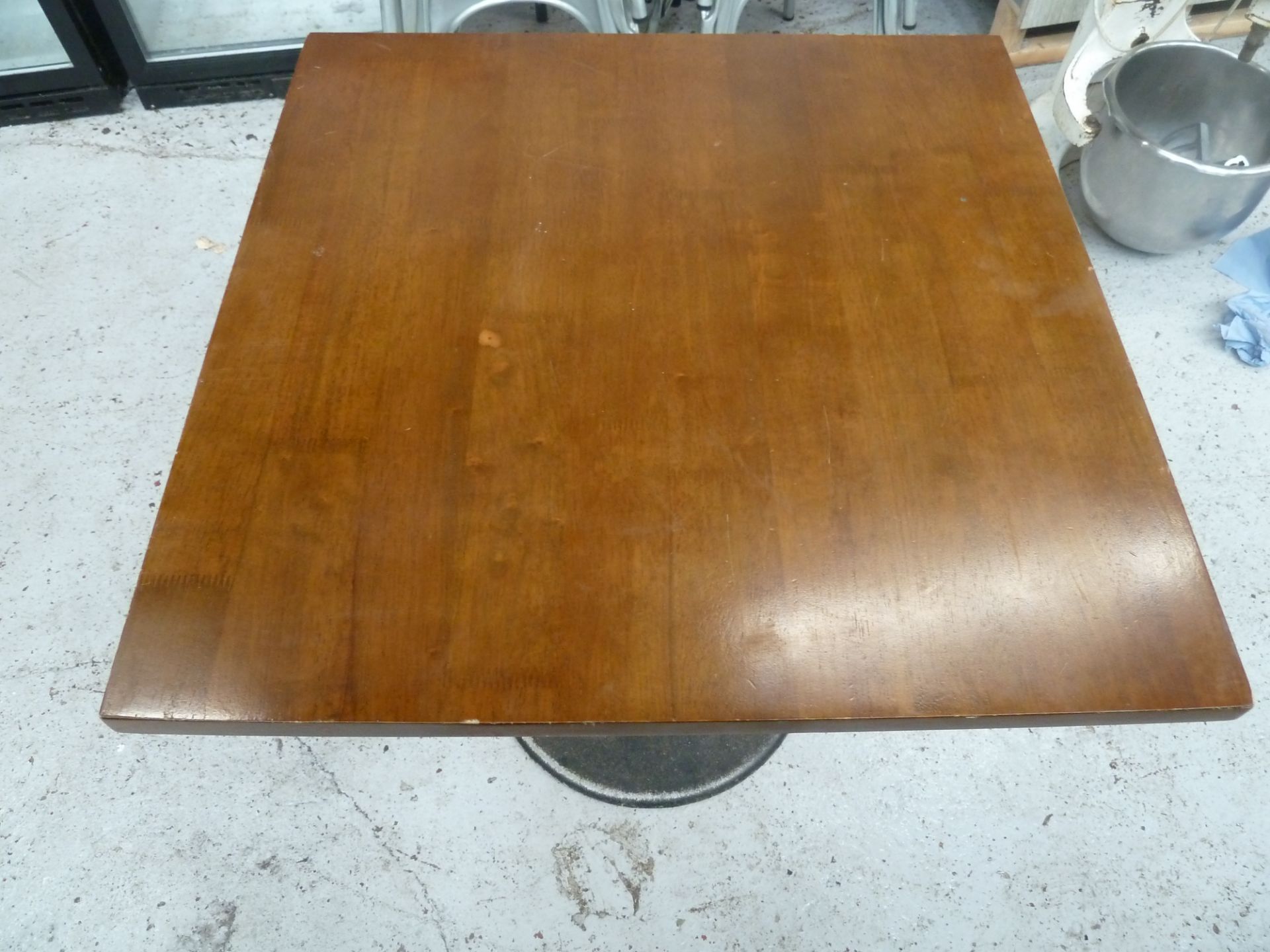 * x2 square tables.(700Wx745Hx700D)