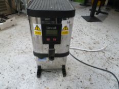 * Very clean lincat water boiler.