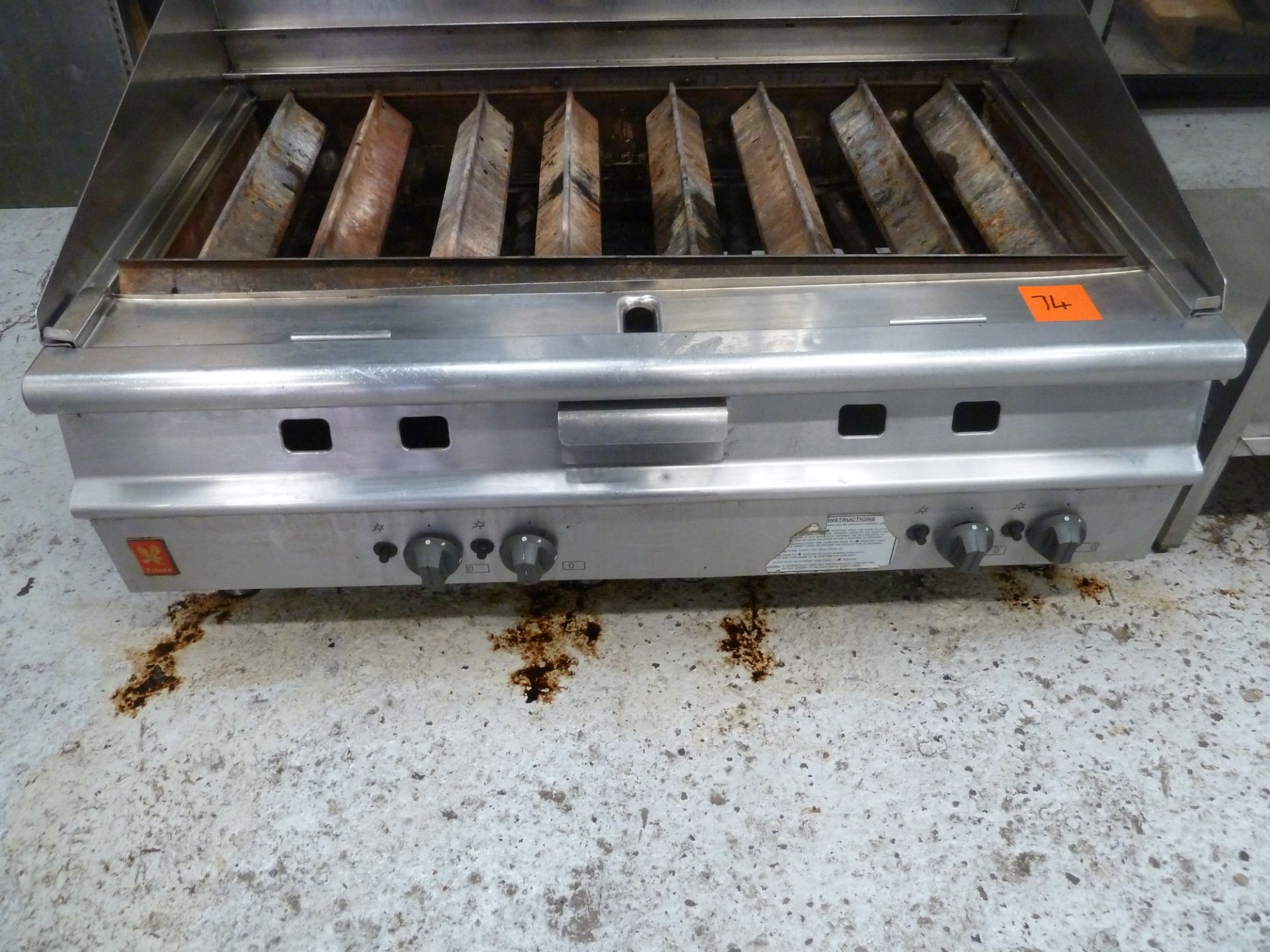 * falcon gas char grill 1200mm wide heavy duty good condition. - Image 4 of 5