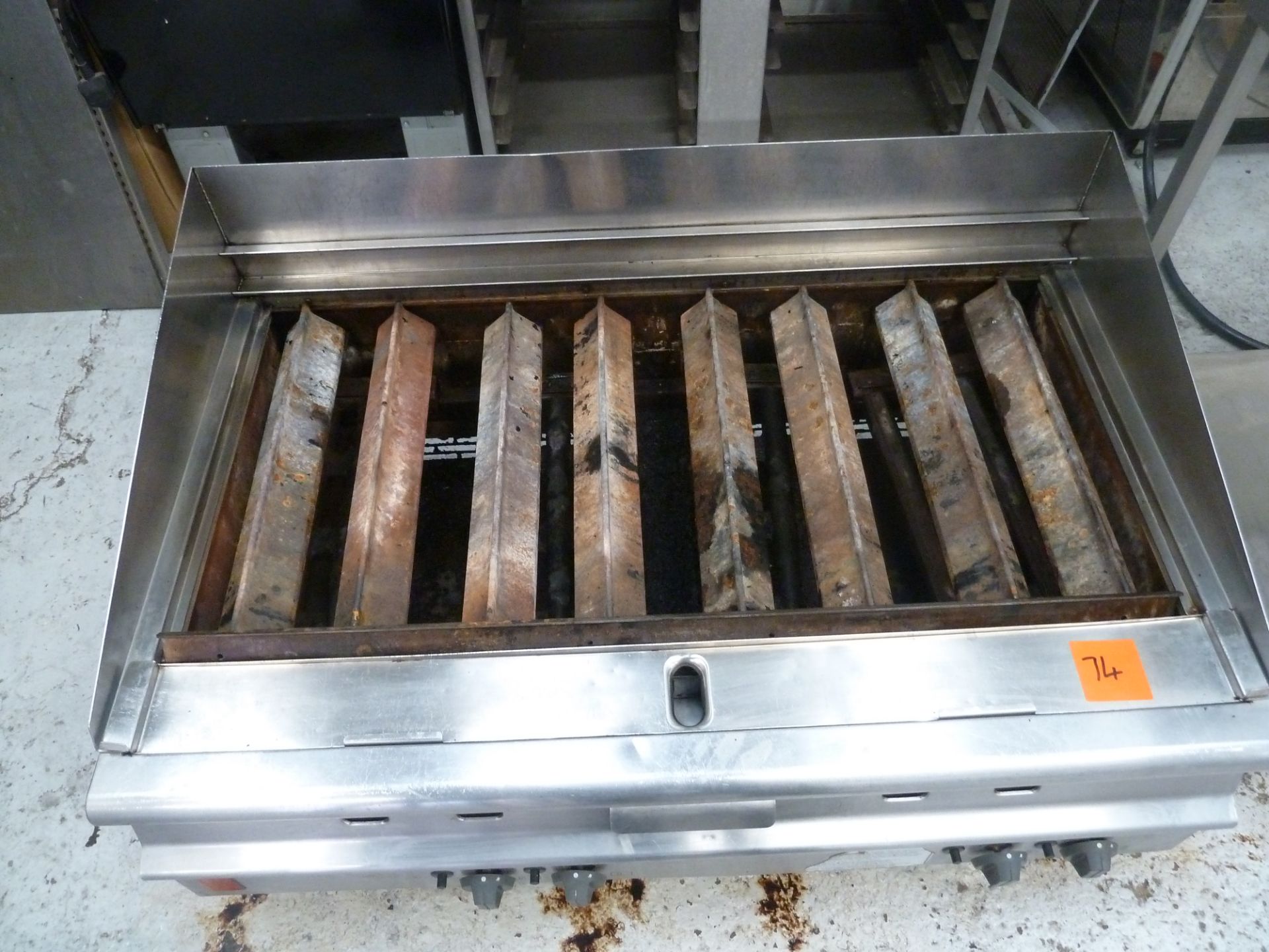 * falcon gas char grill 1200mm wide heavy duty good condition. - Image 2 of 5