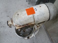 * Bakery mixer with bowl, bowl will need replacing or welding as it has crack on side.(