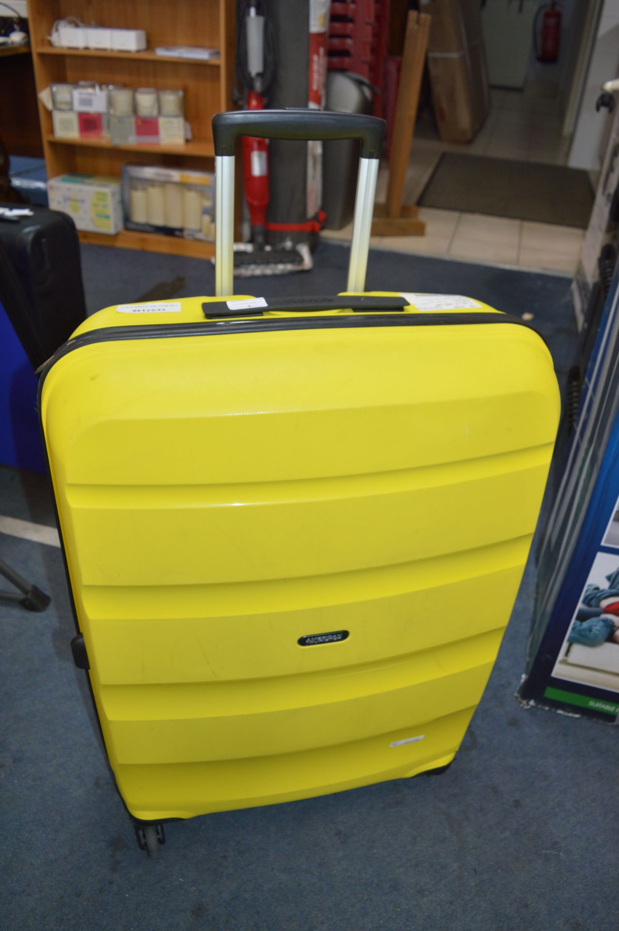 *American Tourister Bon Air Large Yellow Travel Case