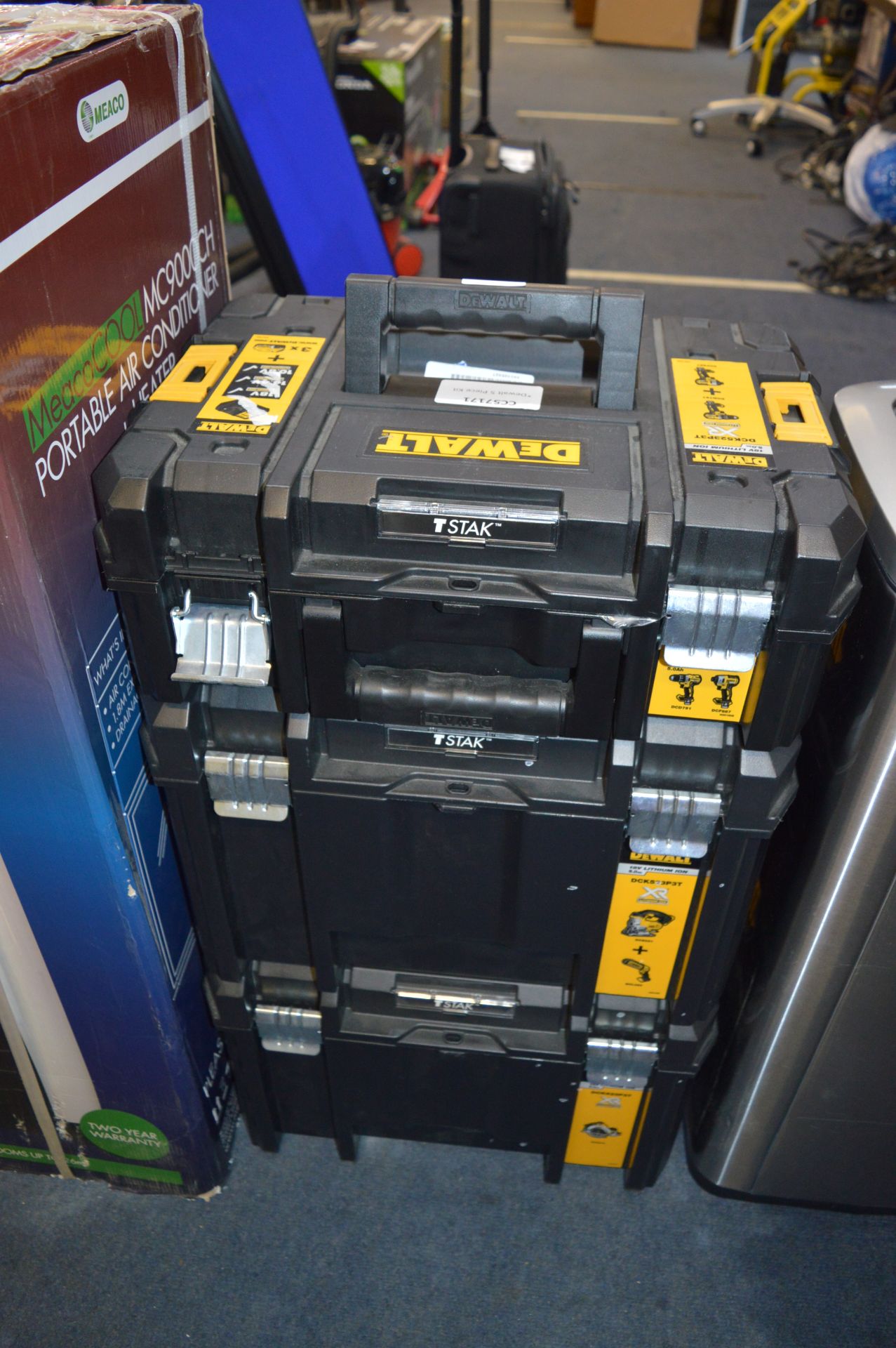 *Dewalt 5 Piece Tool Kit and Storage Unit