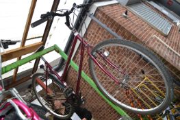 Diamondback Parkway Hybrid City Bicycle