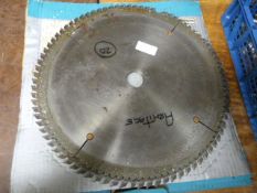 *Two 32mm Bore Saw Blades